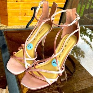 FINAL SALE❗️Chinese Laundry 4” heels, light pink satin, back zip